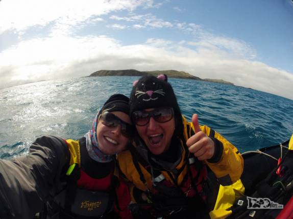 Com a Val, nossa guia de caiaques, em Prion Island, na Geórgia do Sul